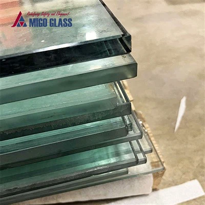 हॉकी रिंक बोर्ड और ग्लास